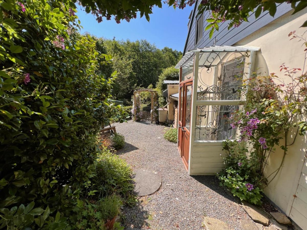 Bed and Breakfast Les Trois Fenetres Beauficel Екстер'єр фото